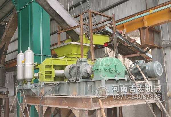 小型沙場用的是什么破碎機(jī),性能優(yōu)勢是什么？